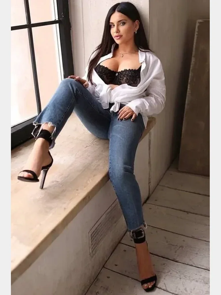Elazığ Arıcak escort görseli